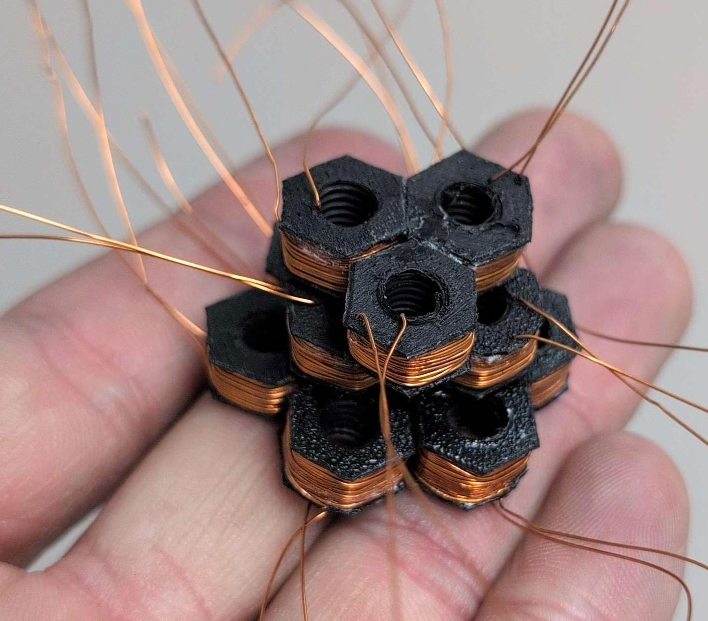 13-channel hexagonal coil array